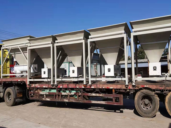 黑龍江黑河定制的自動(dòng)配料系統(tǒng)裝車(chē)發(fā)貨現(xiàn)場(chǎng)（圖）